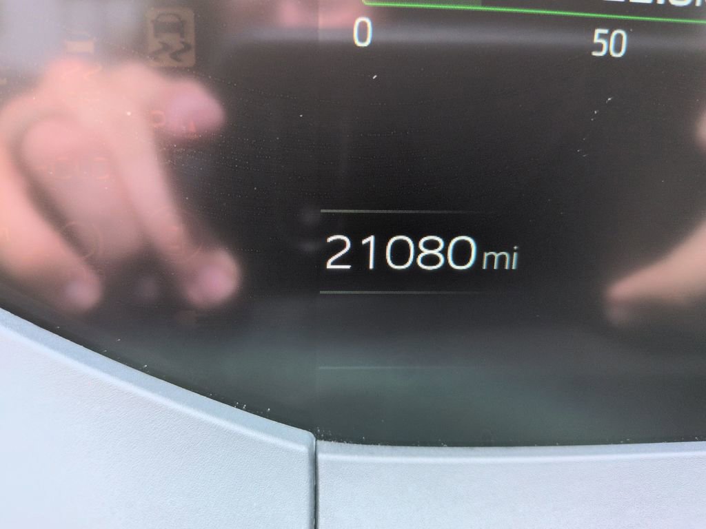 Used 2025 Toyota Prius LE FWD image 16