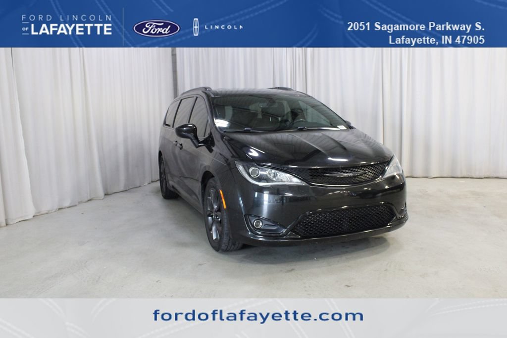 Used 2019 Chrysler Pacifica Touring-L Plus w/ S Appearance Package FWD image 1