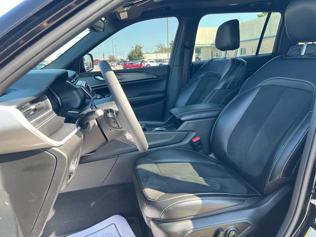 Used 2024 Jeep Grand Cherokee L Altitude AWD/4WD image 35