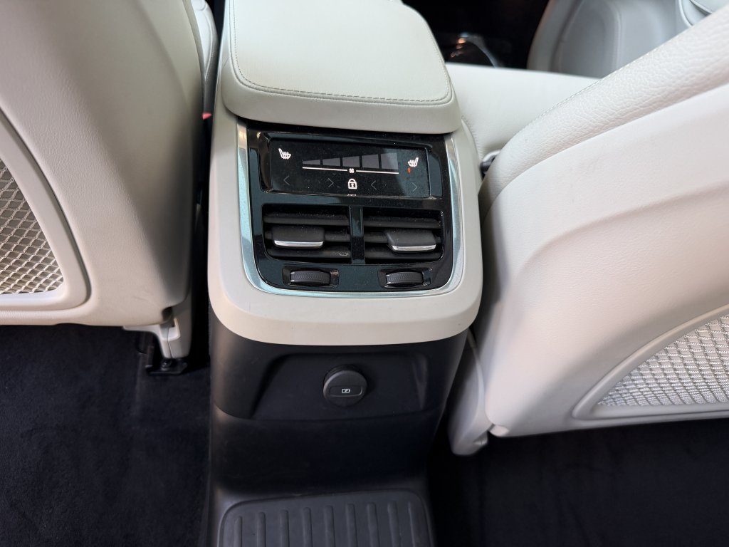 Used 2023 Volvo XC90 T8 Plus w/ Protection Package Premier AWD/4WD image 37