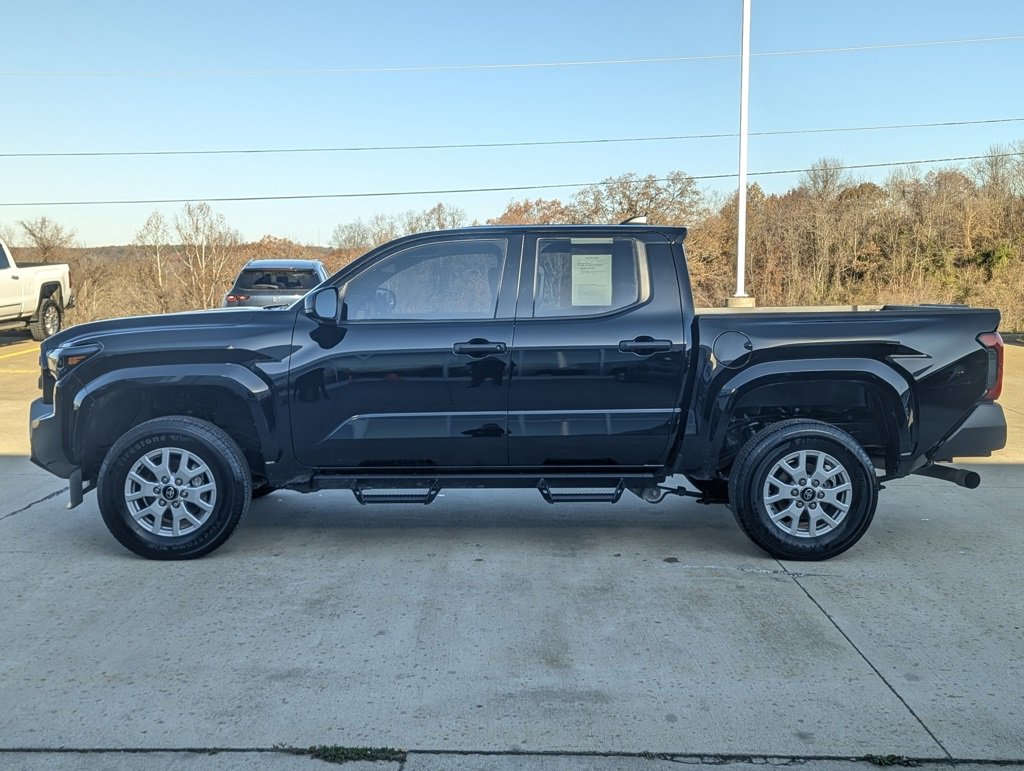 Used 2025 Toyota Tacoma SR image 9
