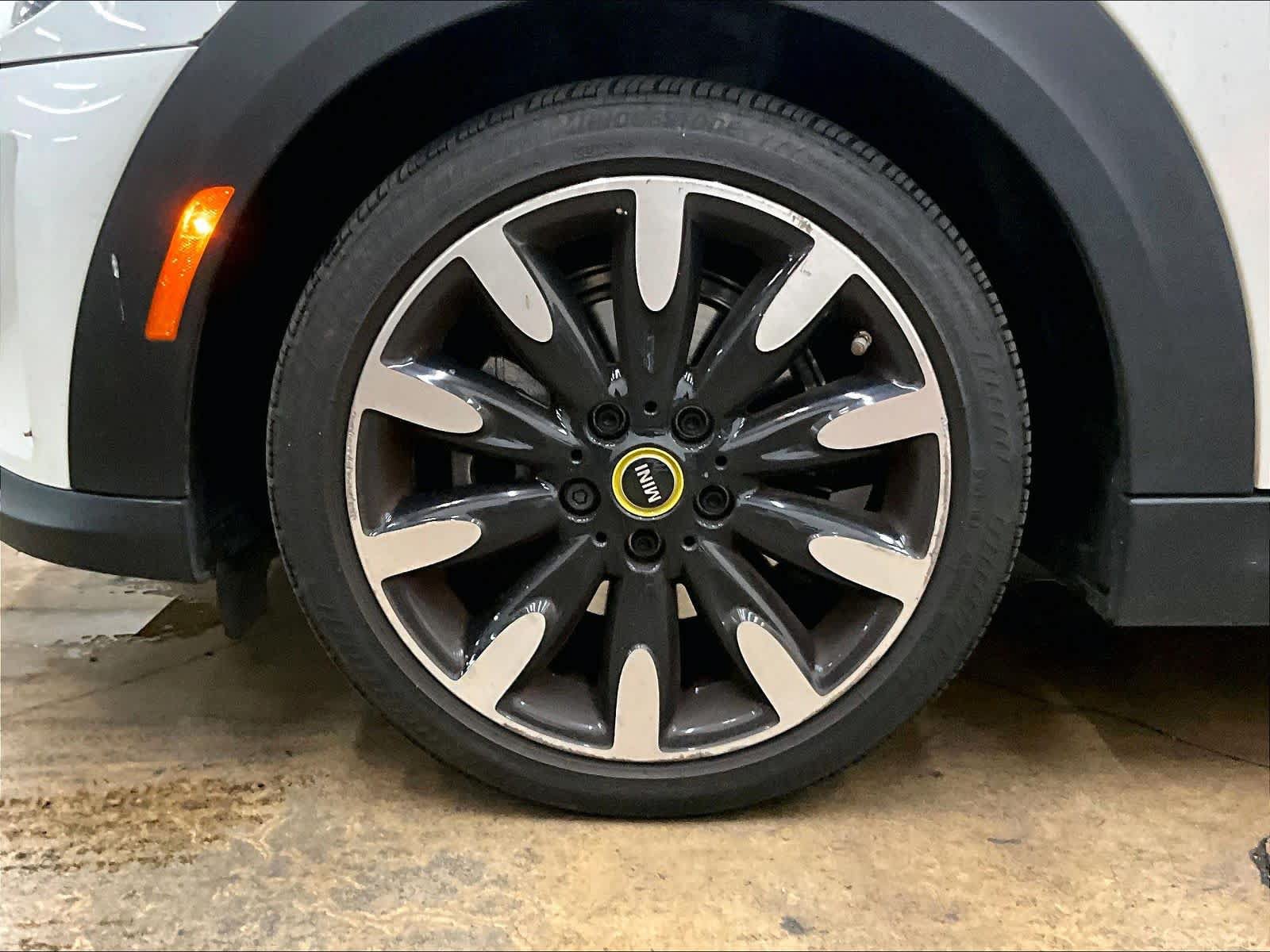 Used 2024 MINI Cooper SE FWD image 12