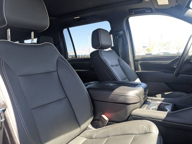 Used 2022 GMC Yukon XL SLT w/ SLT Premium Package image 37