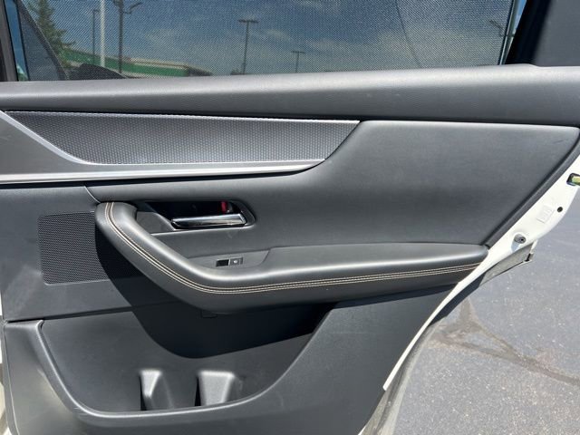 Certified 2024 MAZDA CX-90 Plug-In Hybrid w/ Preferred image 33