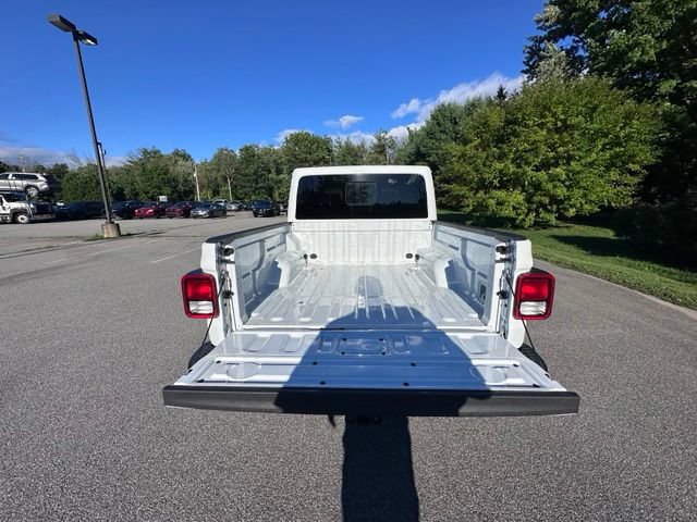 Used 2023 Jeep Gladiator Mojave w/ Cold Weather Group AWD/4WD image 10