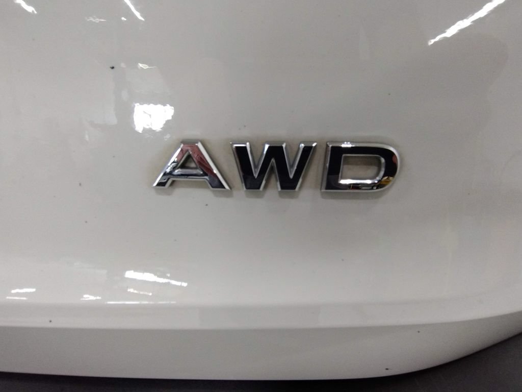 Used 2023 Nissan Rogue S AWD/4WD image 14