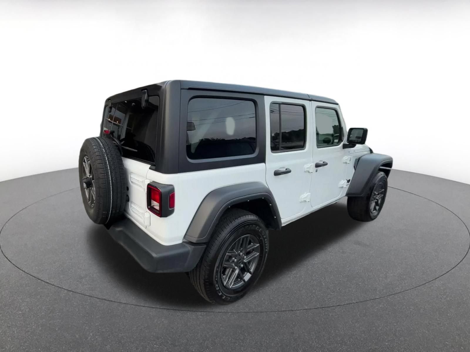 Used 2025 Jeep Wrangler Unlimited Sport AWD/4WD image 14