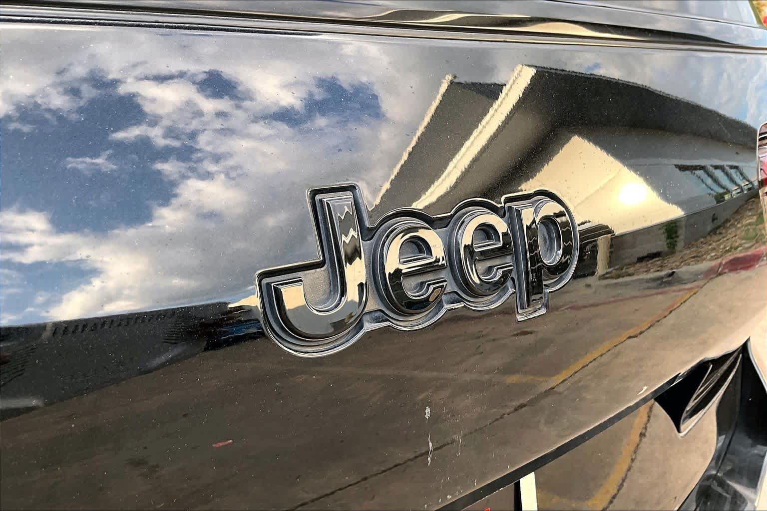 Used 2021 Jeep Grand Cherokee L Laredo AWD/4WD image 10