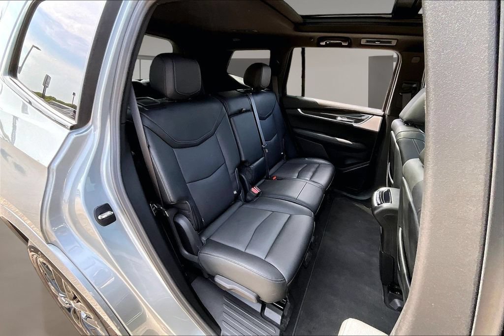 Certified 2024 Cadillac XT6 Sport w/ LPO, Red Accent Package AWD/4WD image 29