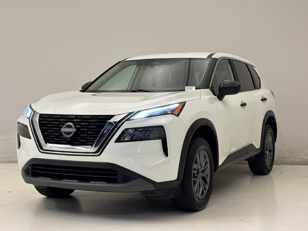 Used 2023 Nissan Rogue S AWD/4WD image 2