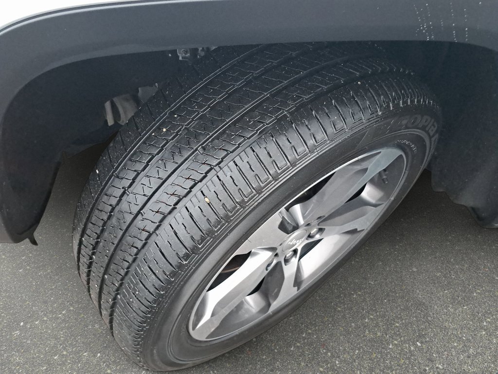 Certified 2023 Jeep Grand Cherokee L Limited image 35