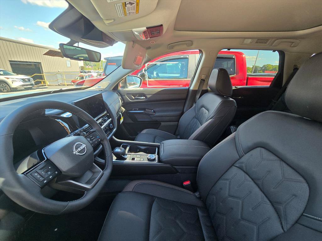 New 2026 Nissan Pathfinder Platinum AWD/4WD image 4