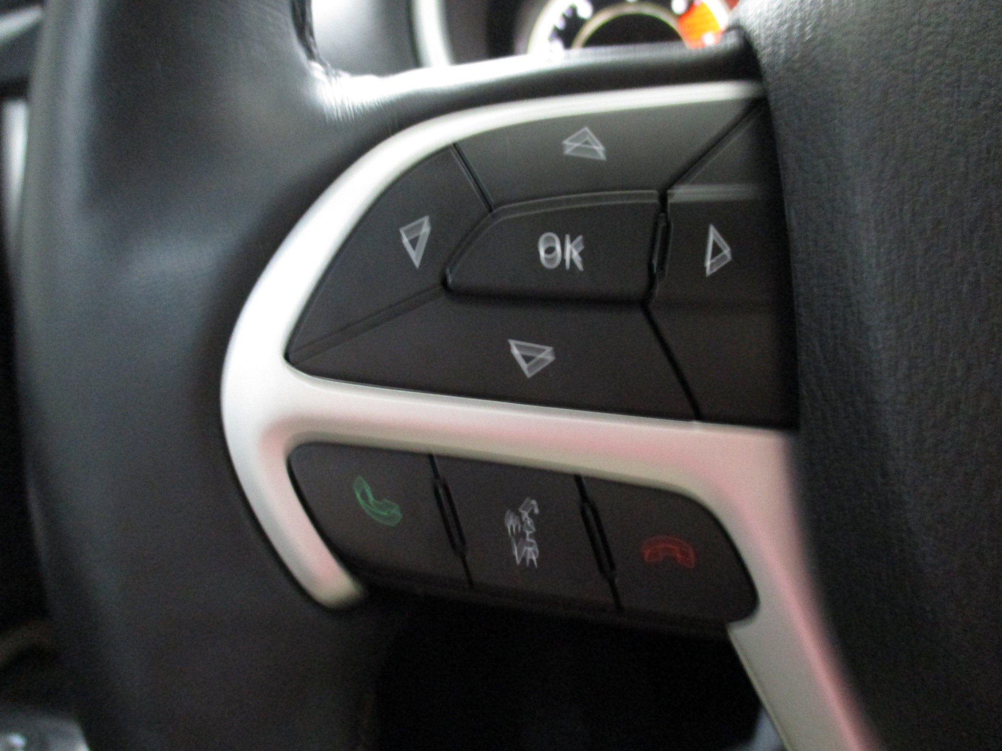 Used 2017 Jeep Cherokee Sport w/ Cold Weather Group image 22