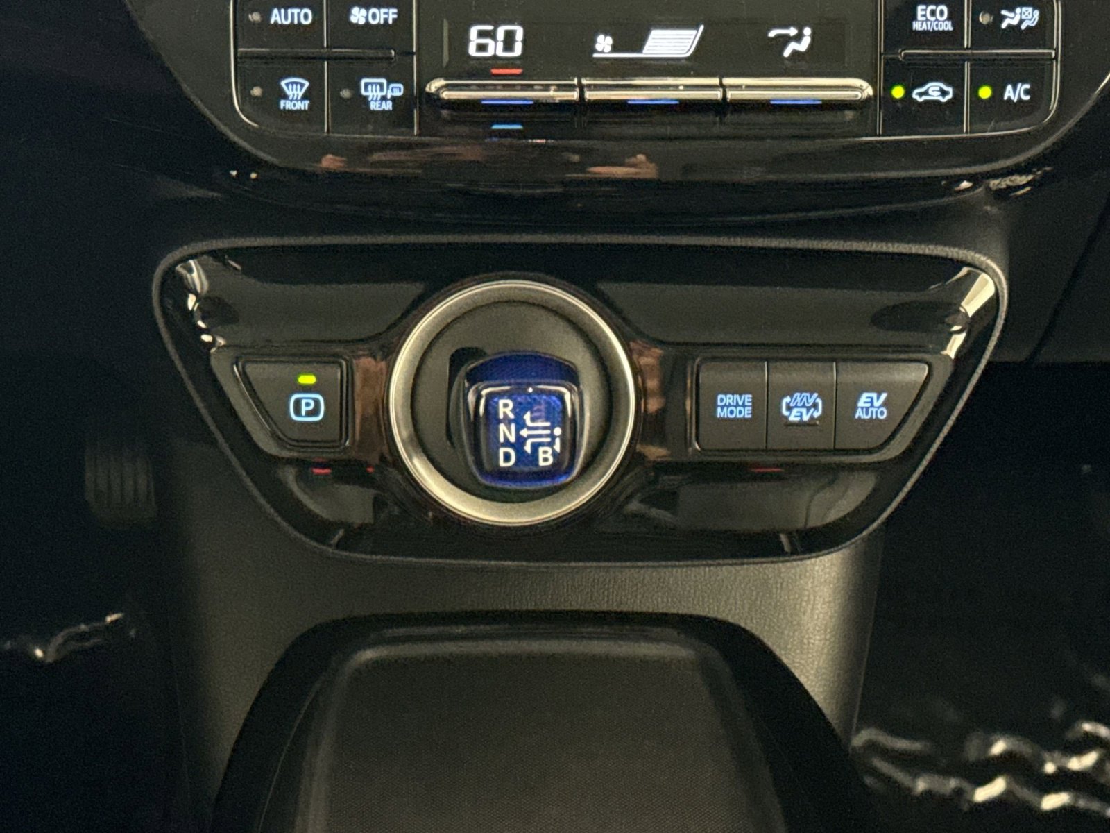 Used 2022 Toyota Prius Prime LE image 21