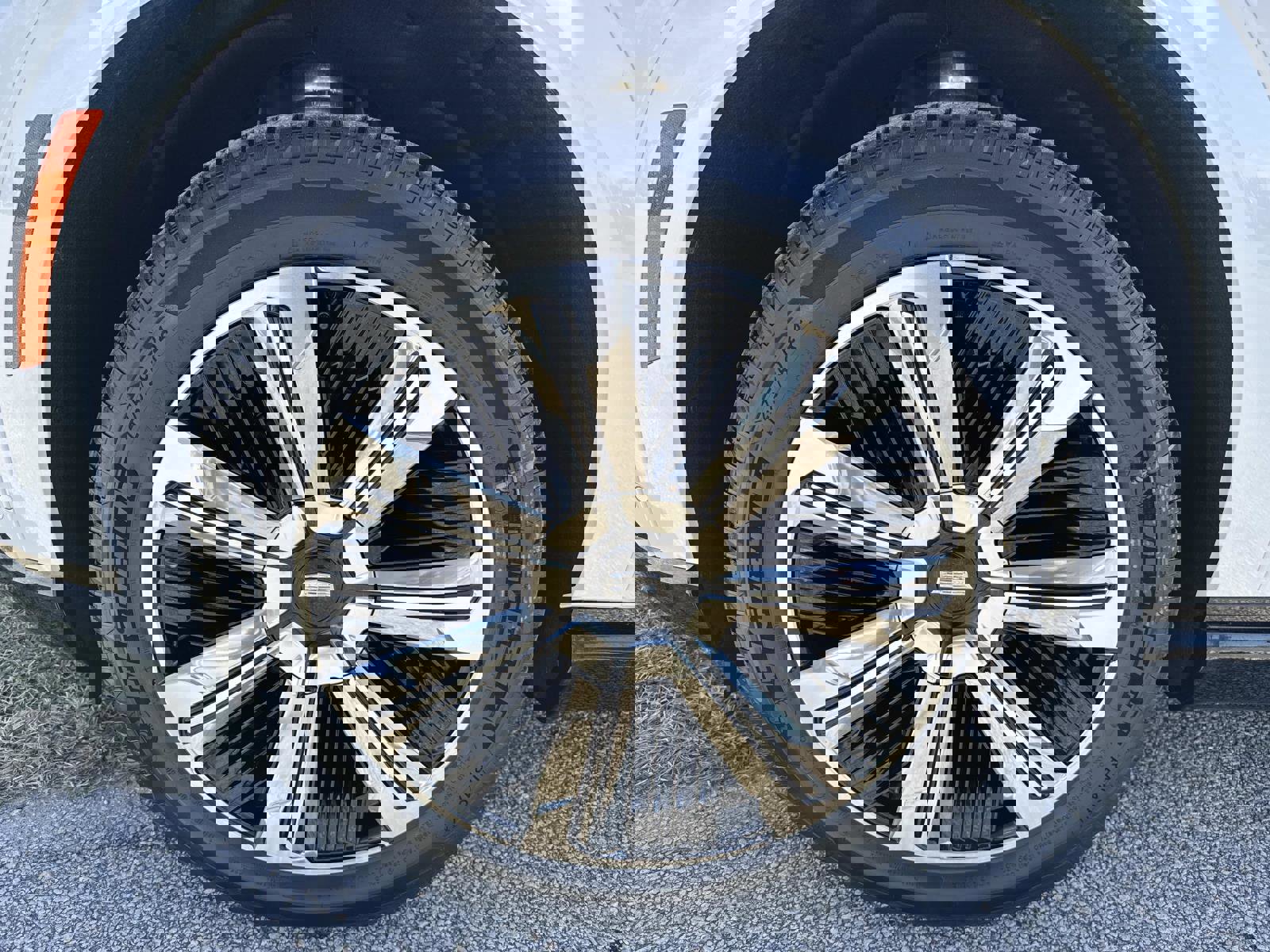 New 2026 Cadillac Escalade IQL Luxury w/ LPO, Floor Liner Package image 10