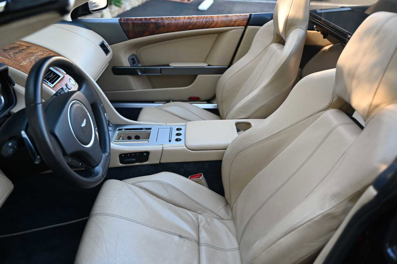 Used 2007 Aston Martin DB9 Volante image 24