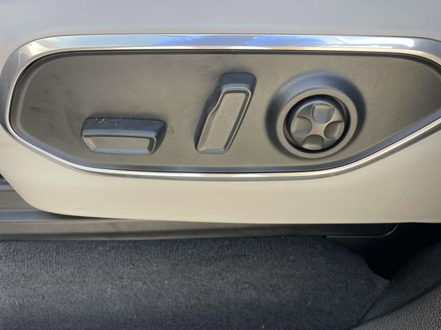 Used 2022 Jeep Wagoneer Series II AWD/4WD image 19