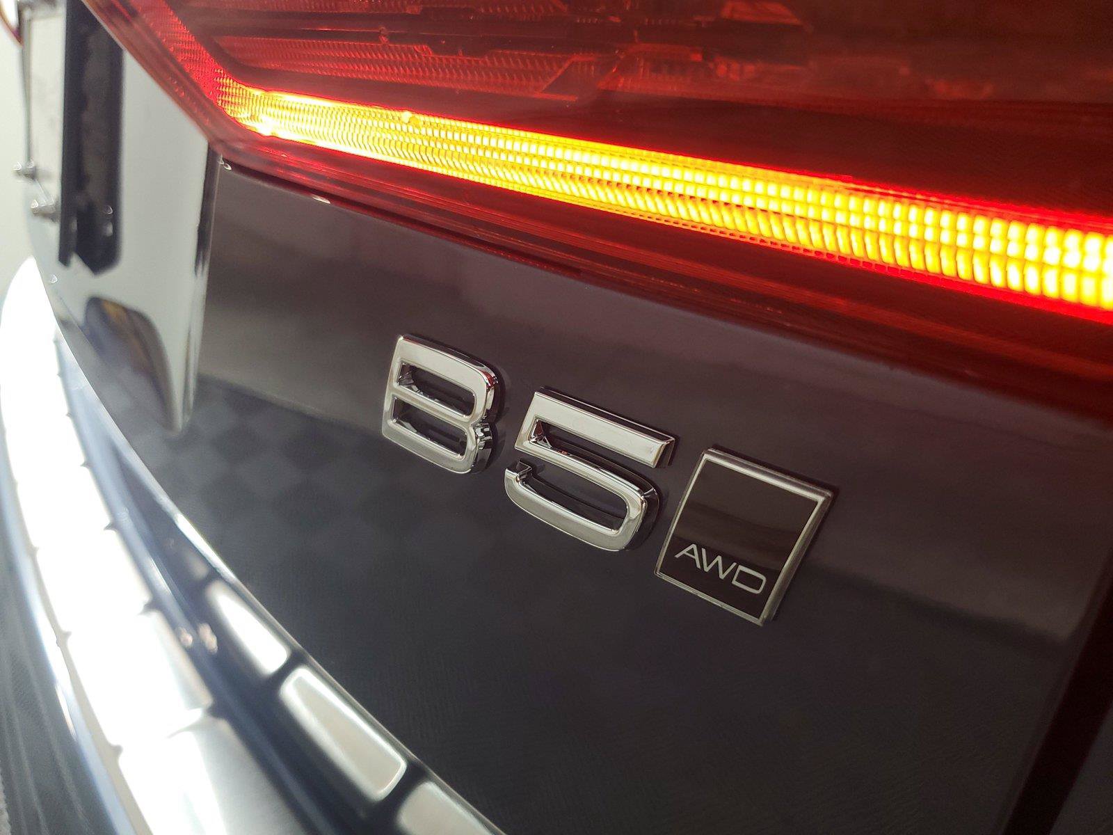 New 2027 Volvo XC60 B5 Plus AWD/4WD image 7