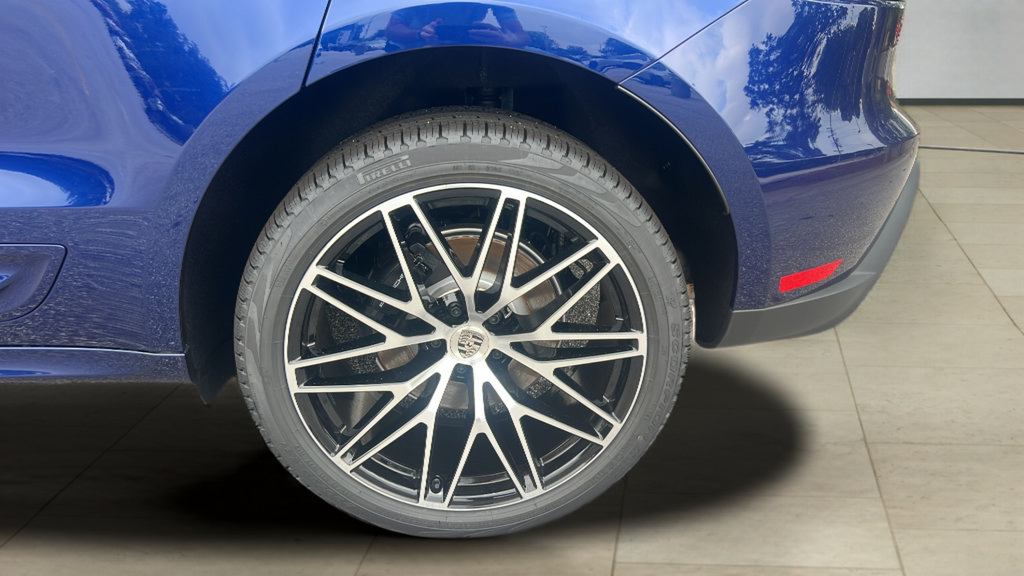 New 2026 Porsche Macan AWD/4WD image 14