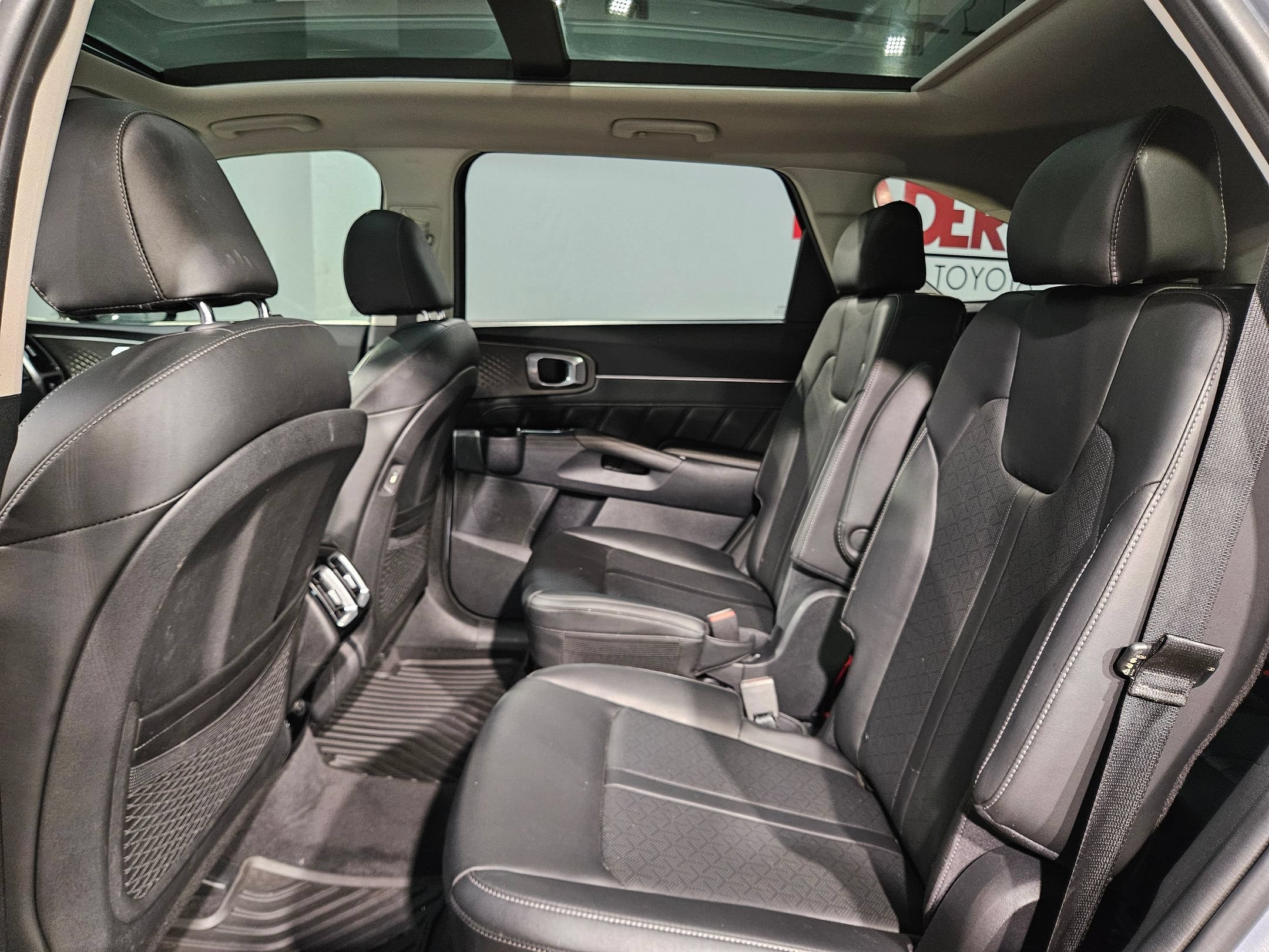 Used 2023 Kia Sorento SX AWD/4WD image 38