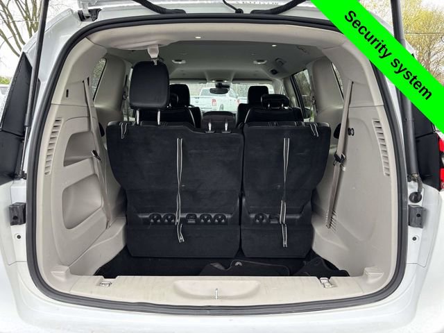 Used 2023 Chrysler Pacifica Touring-L image 36