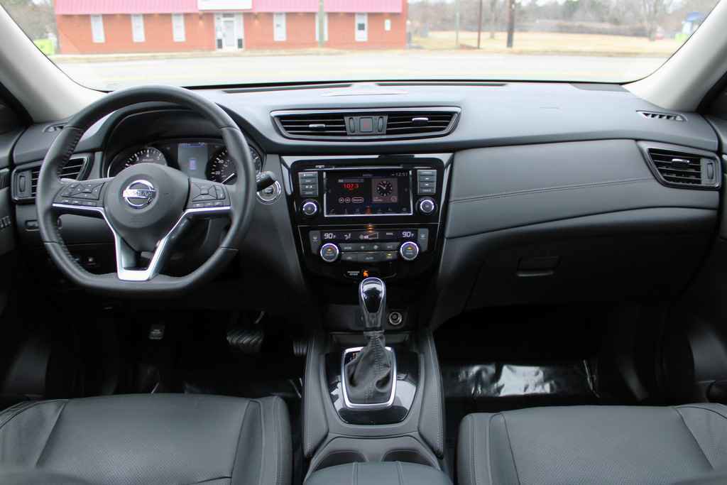 Used 2018 Nissan Rogue SL image 11