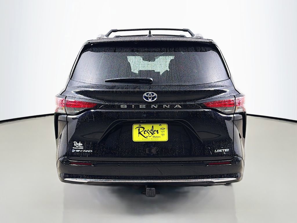Used 2025 Toyota Sienna Limited image 7