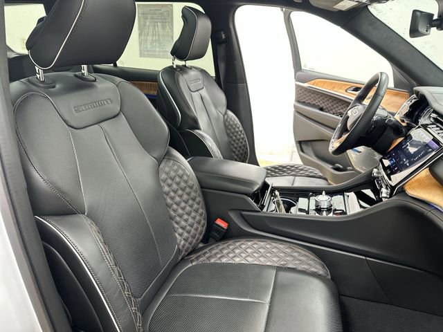 Used 2024 Jeep Grand Cherokee L Summit image 28