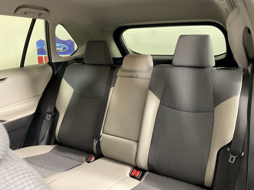Used 2020 Toyota RAV4 XLE FWD image 16