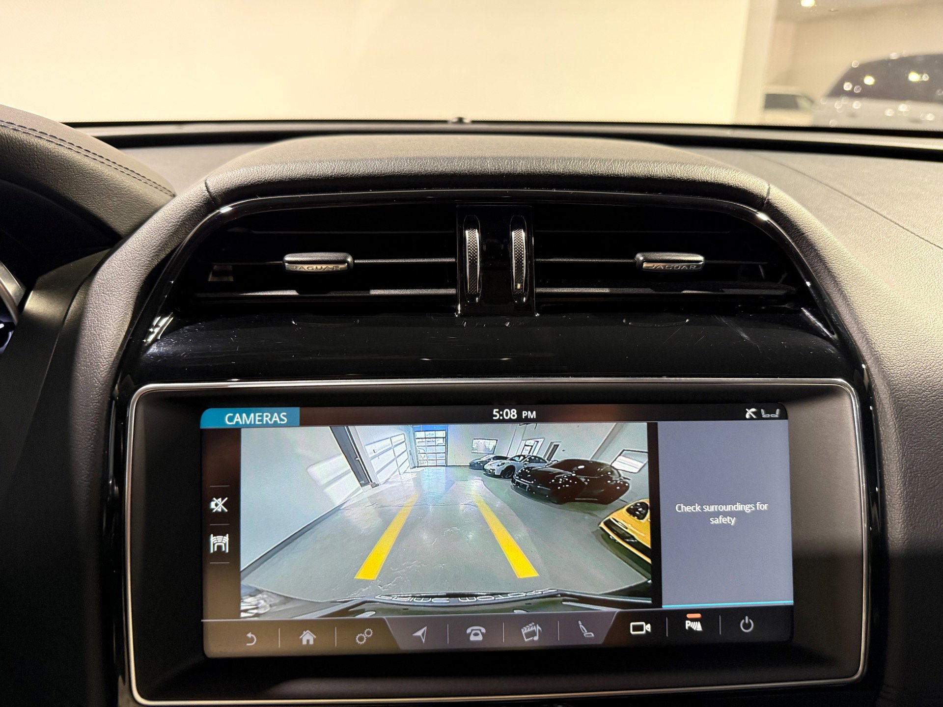 Used 2020 Jaguar F-PACE Prestige AWD/4WD image 27