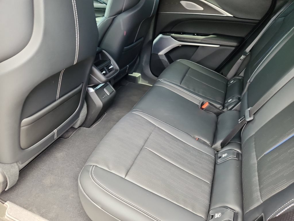 Used 2024 Cadillac Lyriq Sport AWD/4WD image 9