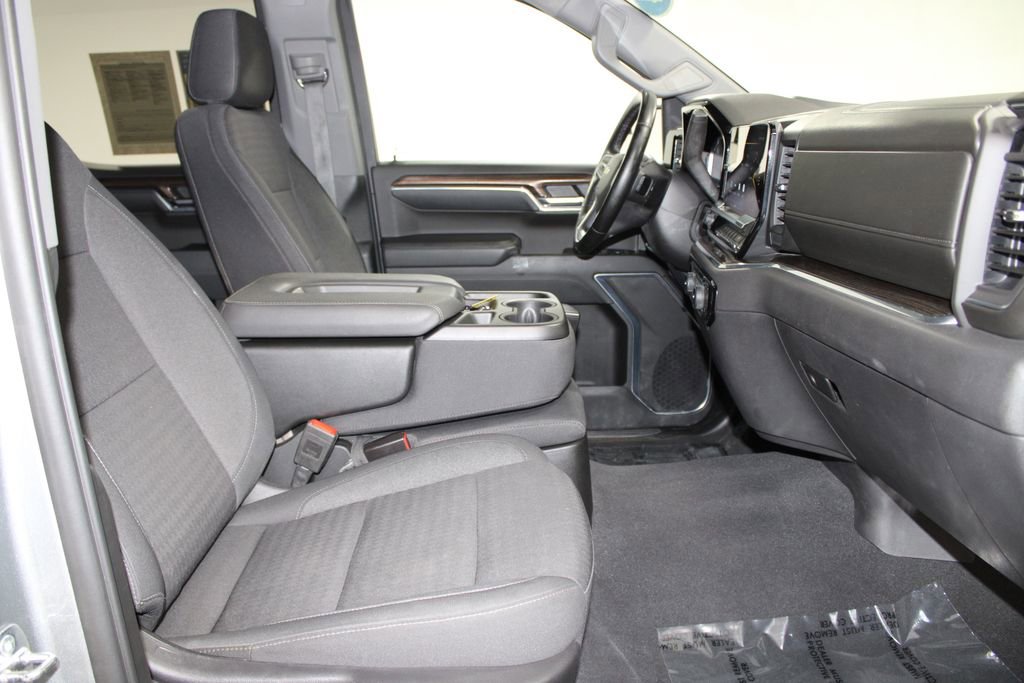 Used 2024 Chevrolet Silverado 1500 LT image 25