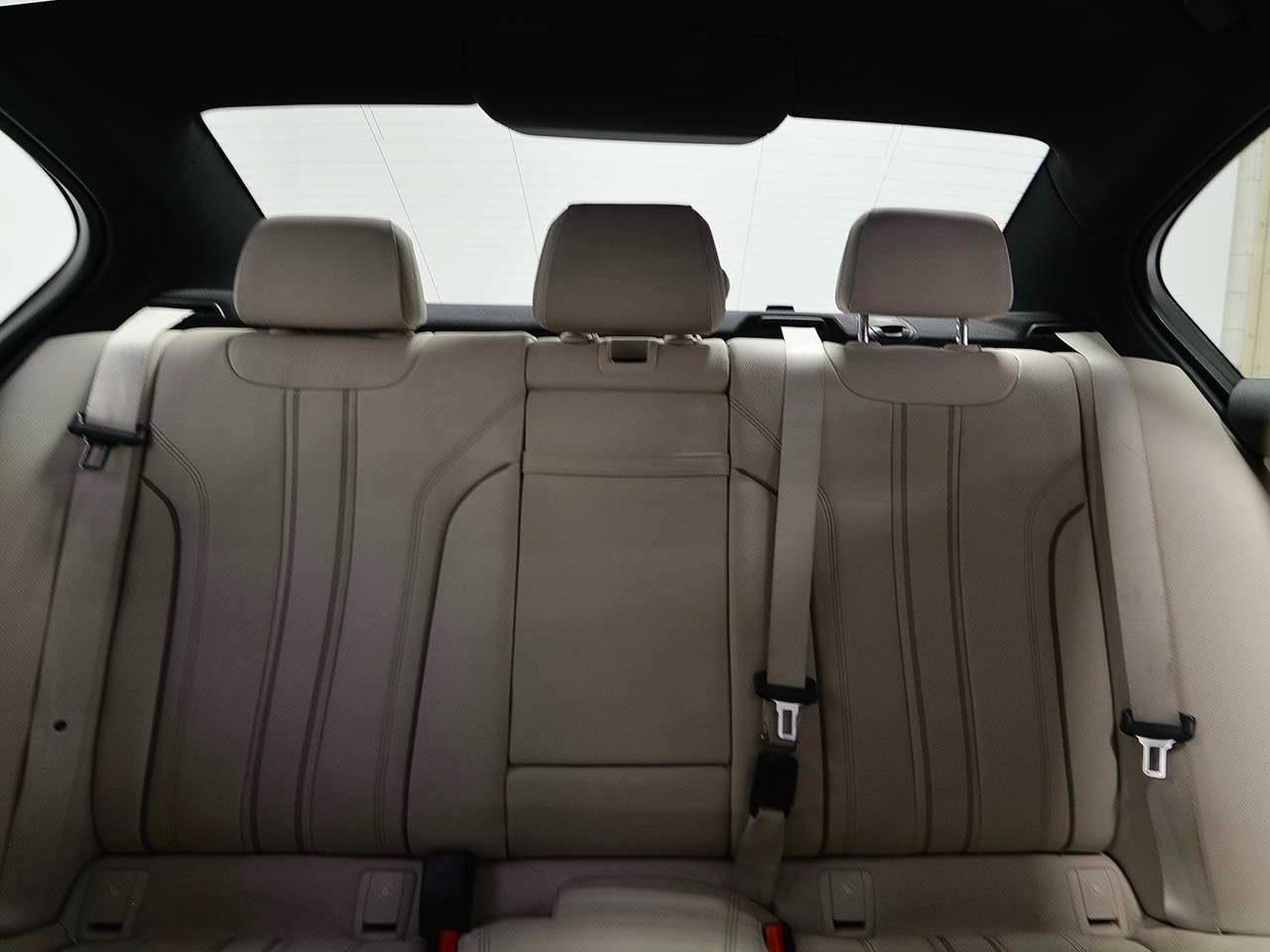Used 2018 BMW 530e RWD image 9