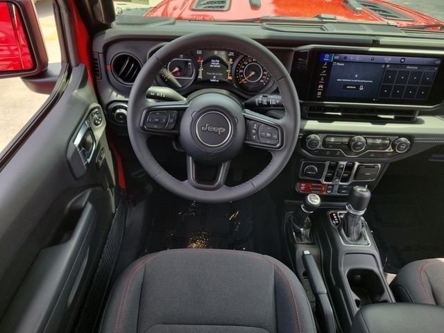 Used 2026 Jeep Wrangler Unlimited Rubicon AWD/4WD image 14