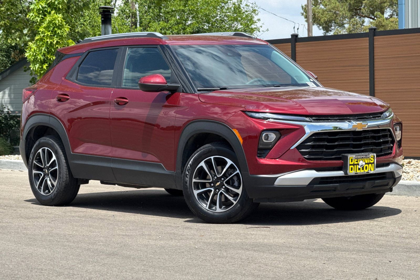 Used 2025 Chevrolet TrailBlazer LT AWD/4WD image 1