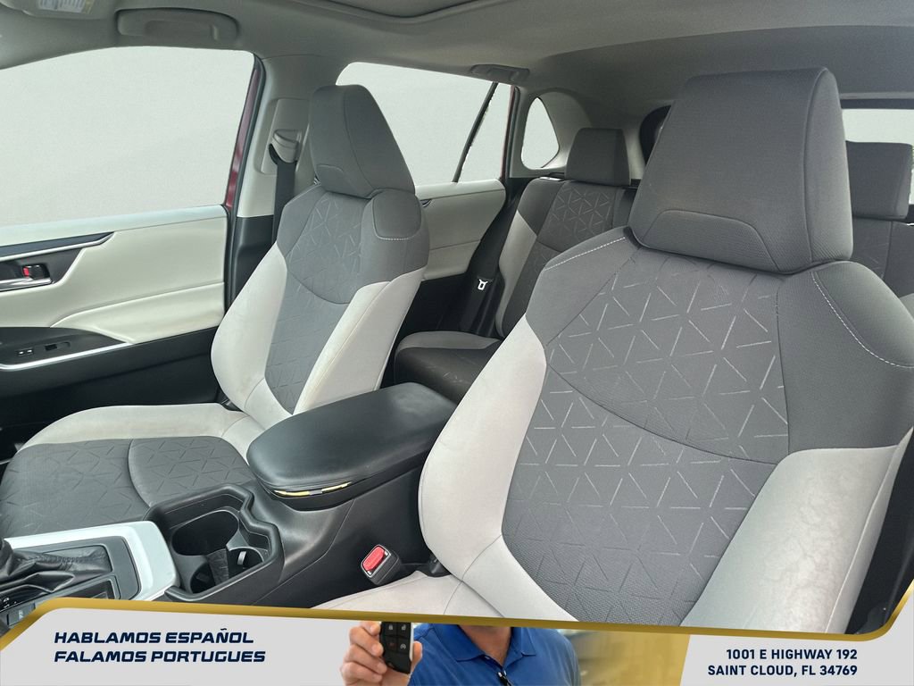 Used 2021 Toyota RAV4 XLE w/ Convenience Package image 21