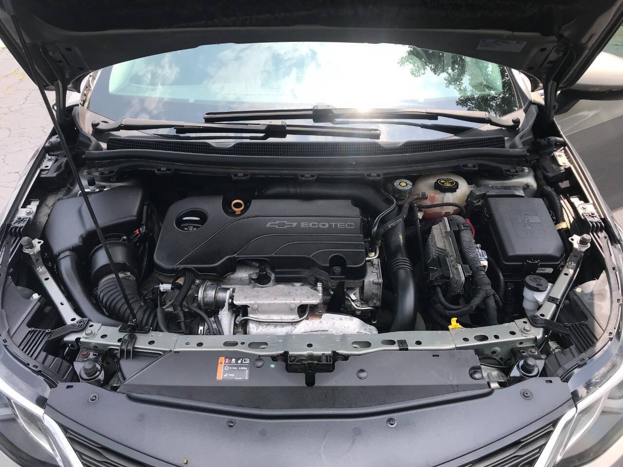Used 2017 Chevrolet Cruze LT FWD image 8