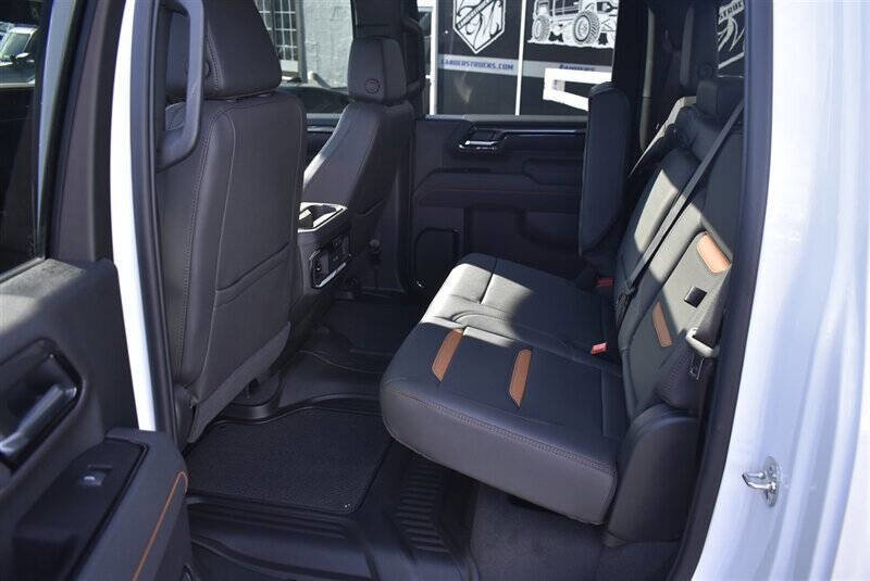 Used 2025 GMC Sierra 3500 AT4 w/ AT4 Premium Plus Package image 15