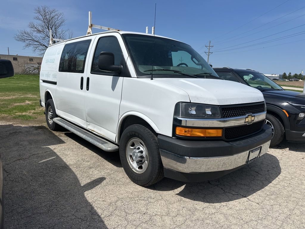 Used 2018 Chevrolet Express 2500 w/ Driver Convenience Package RWD image 5