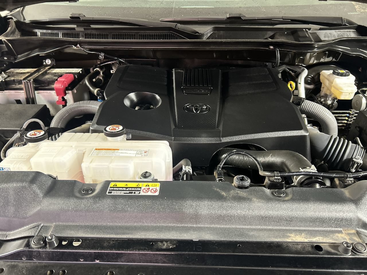 Used 2025 Toyota Tundra Limited AWD/4WD image 11