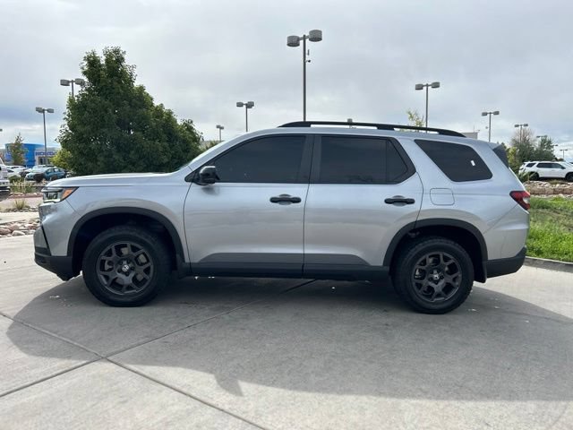 Used 2025 Honda Pilot TrailSport image 5
