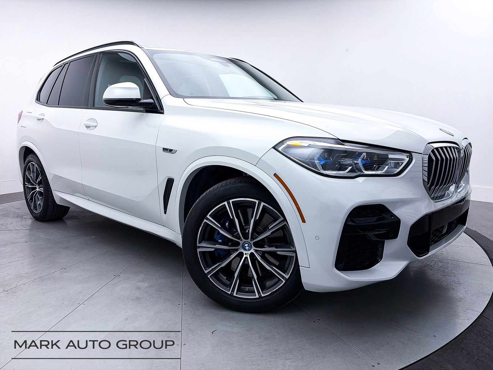 Used 2023 BMW X5 xDrive45e w/ Executive Package image 1