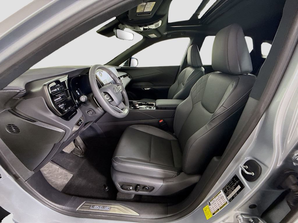 Used 2025 Lexus RX 350 FWD w/ Technology Package image 17