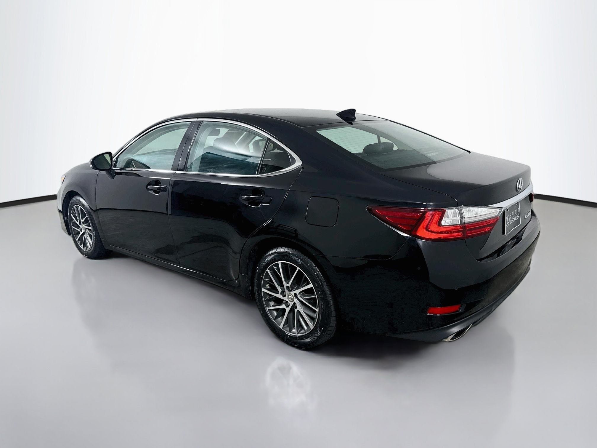 Used 2017 Lexus ES 350 w/ Luxury Package FWD image 5