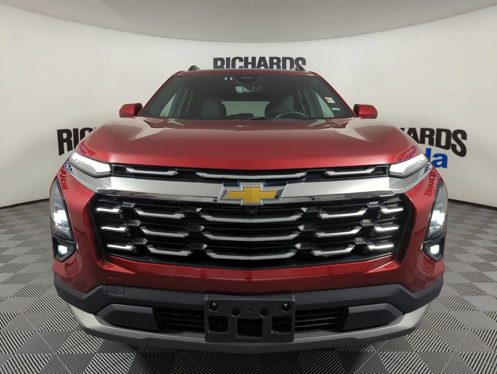Used 2025 Chevrolet Equinox LT w/ Convenience Package II FWD image 3