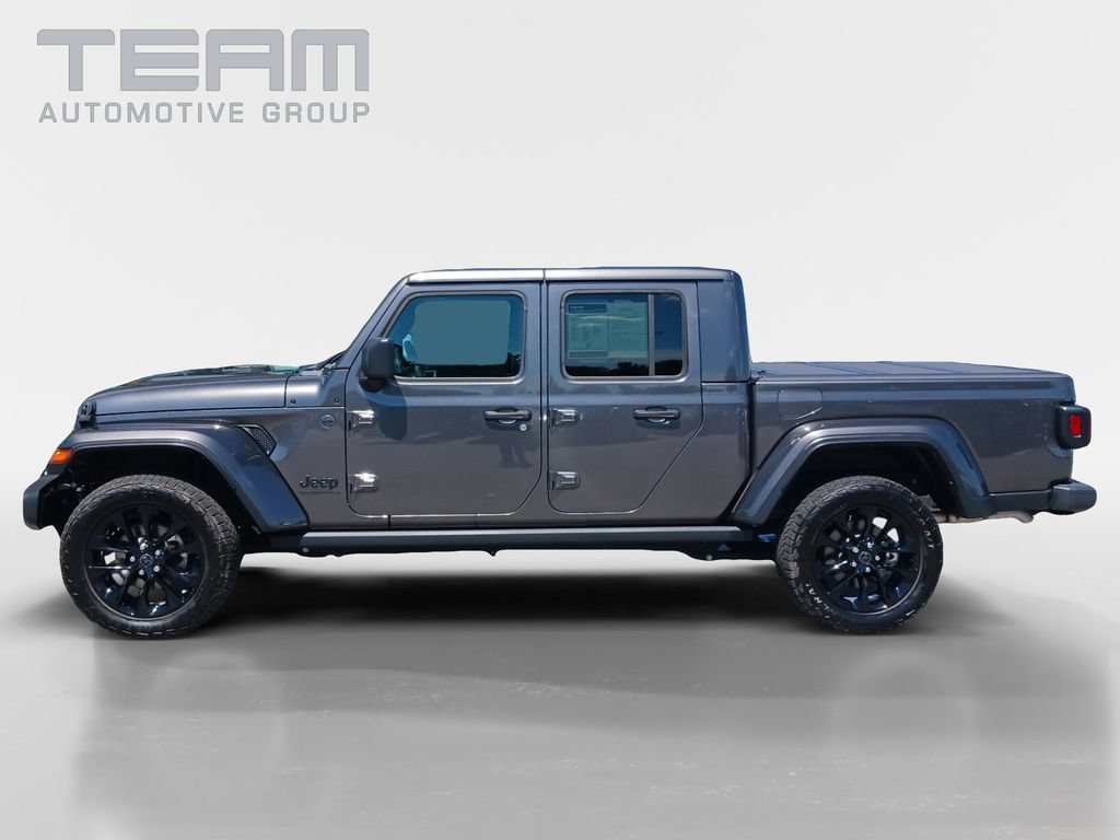 Used 2025 Jeep Gladiator Sport AWD/4WD image 4