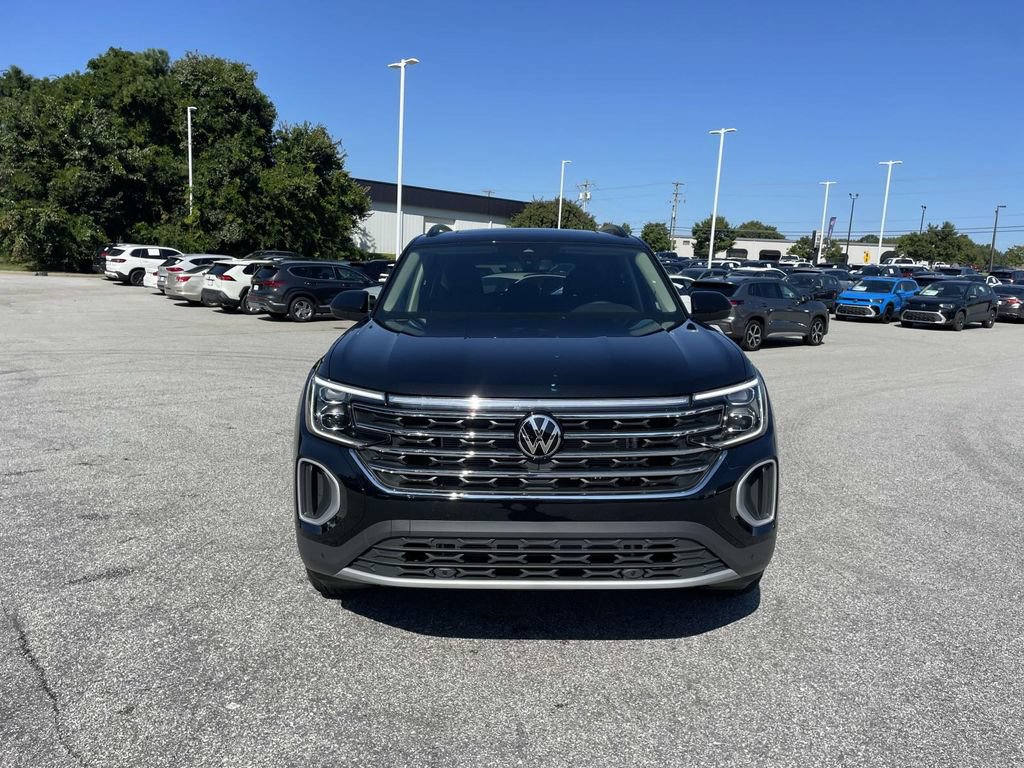 New 2026 Volkswagen Atlas SE FWD image 2