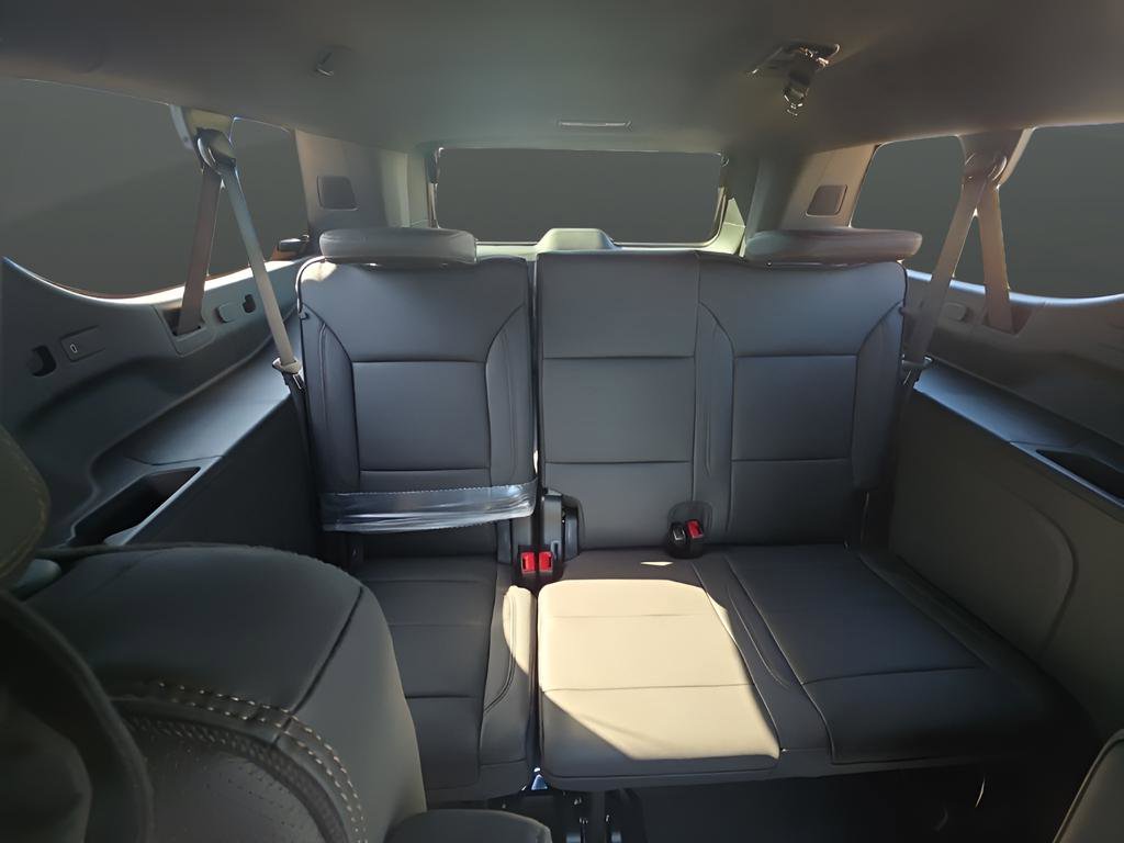 New 2026 Chevrolet Suburban High Country image 18