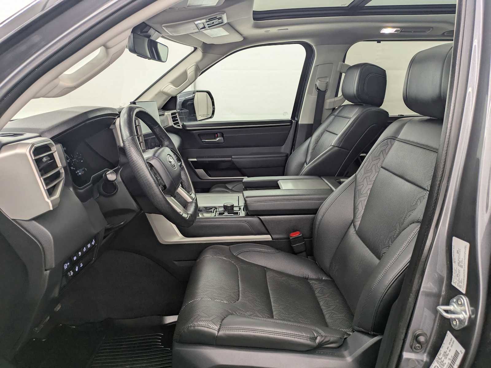 Used 2023 Toyota Sequoia Capstone AWD/4WD image 16