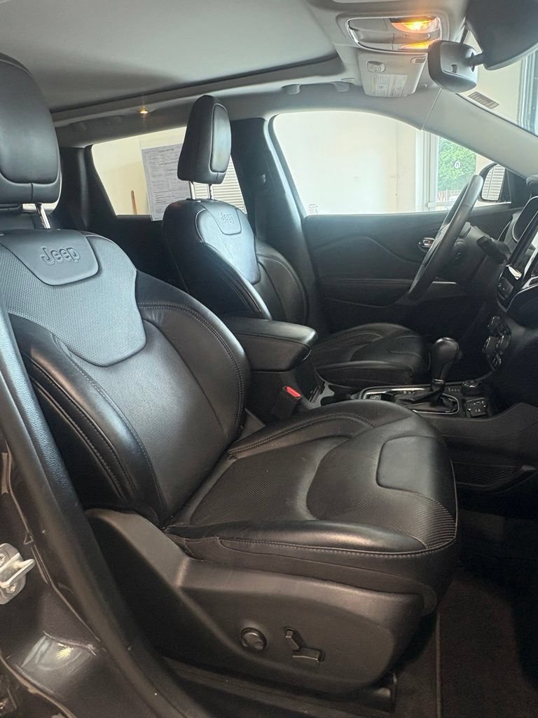 Used 2022 Jeep Cherokee Limited AWD/4WD image 12